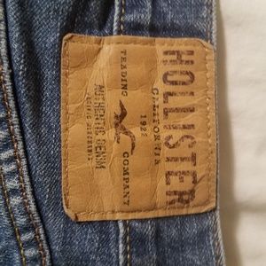 Women's Hollister jeans distressed siz 30/30